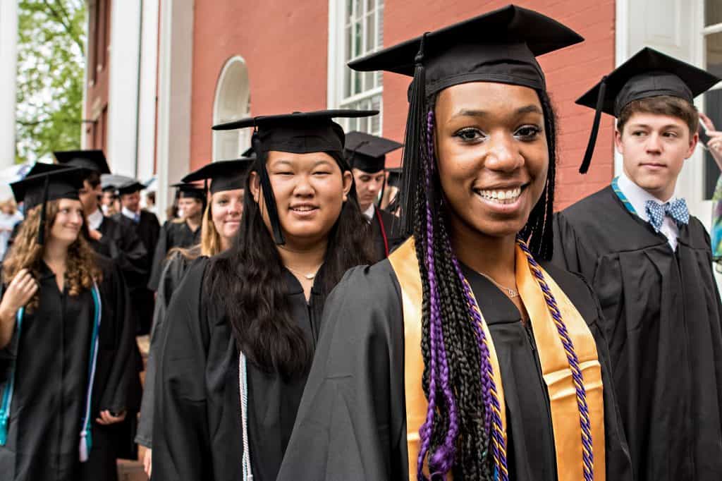 The Columns » Washington and Lee Graduates 443 Students at 230th