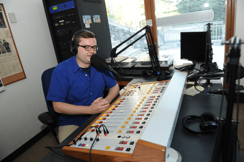 tumblr_inline_oxzm16ifMX1refsda_1280-800x533 Jeremy Franklin Ends His Run as Voice of W&L Athletics