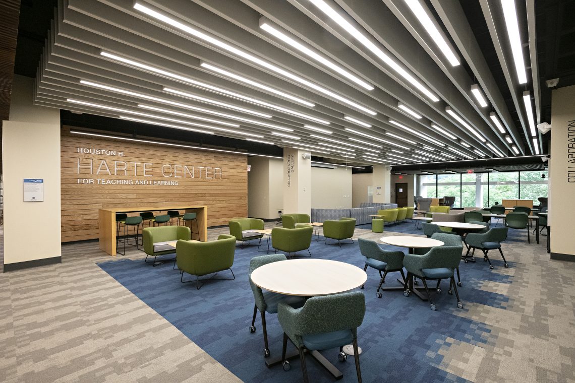 The Harte Center&#039;s collaboration gallery offers plenty of comfortable, flexible seating and lighting, and anyone in the campus community can book it for use.