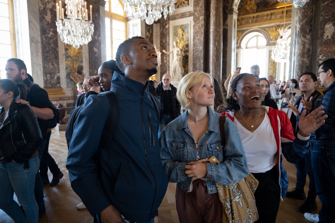 Darnell Pelzer &#039;25, Maggie Hawley &#039;23 and Tahri Phillips &#039;23 inside the Palace of Versailles.
