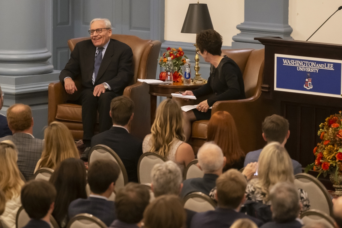 Contact Committee sponsors a discussion between journalist Bob Woodward and Professor of Journalism Toni Locy in Evans Hall.