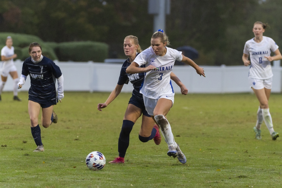 Women’s soccer plays Mary Washington to a 0-0 draw during Parents and Family Weekend.
