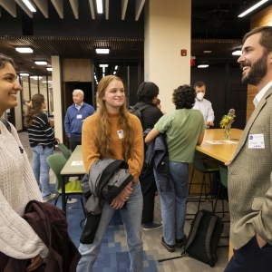 Kevin Green ’07 talks to a group of students at the Social Impact Careers Summit in the Harte Center.