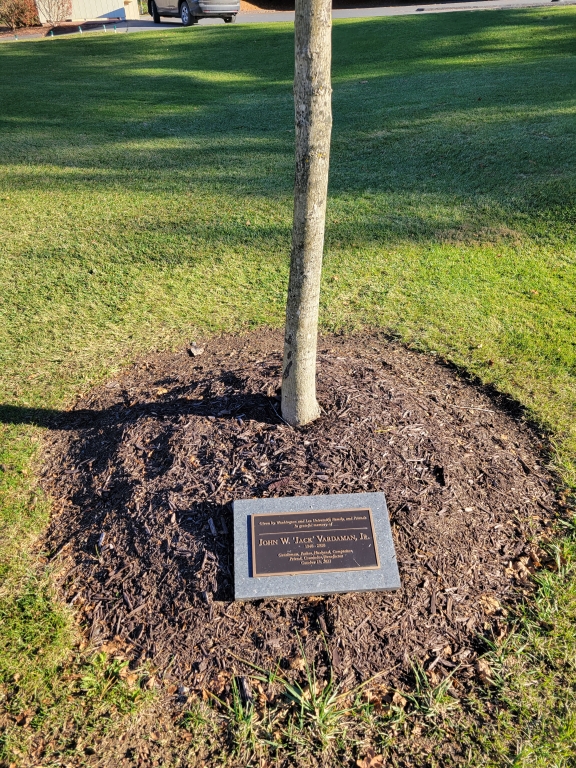 Vardaman&#039;s memorial plaque is adjacent to the first tee of The Cascades golf course.