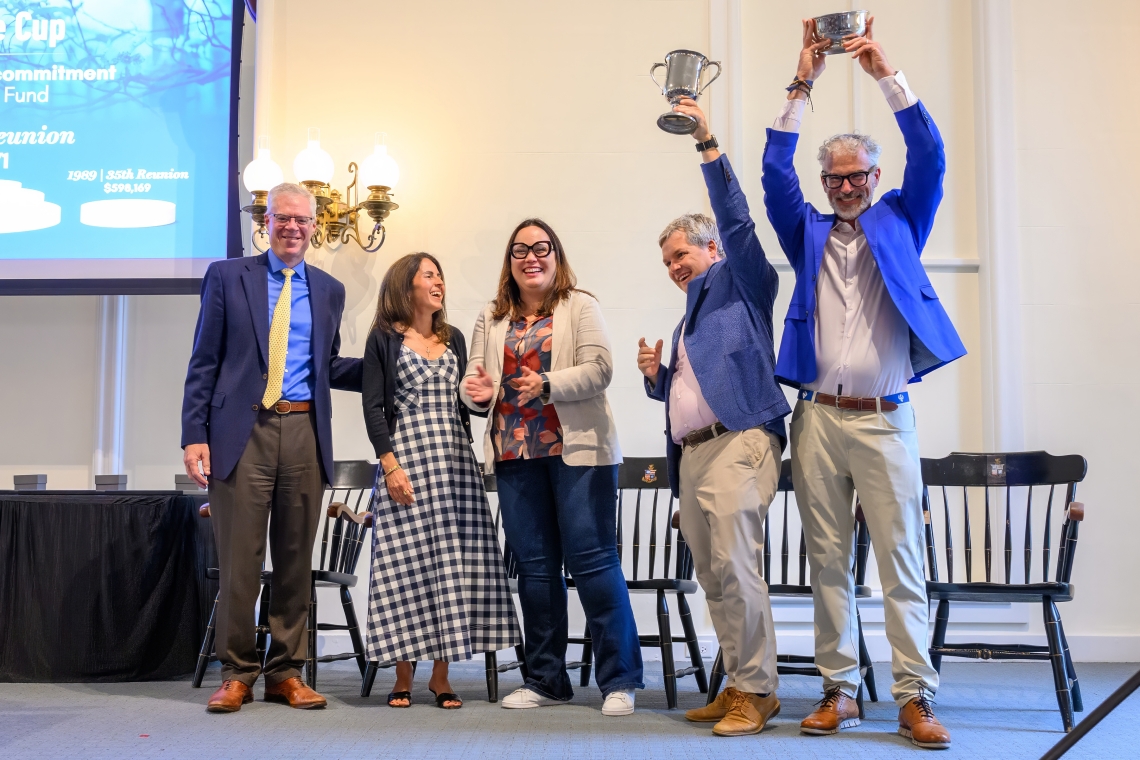 President Will Dudley presents Class of 1994 30th Reunion Co-Chairs Mary Auro Lydon, Mai Spurlock Sykes, Trabue Bland and Colin Higgins with the Colonnade Cup and Reunion Chairs’ Bowl during the Alumni Weekend Generals Assembly.