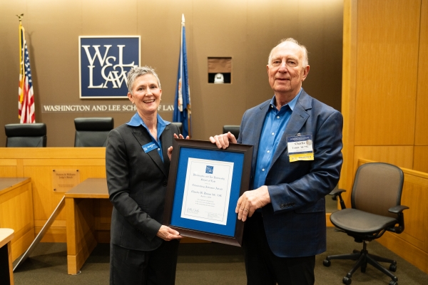 DSC02381-600x400 School of Law Celebrates Distinguished Graduates during Law Alumni Weekend
