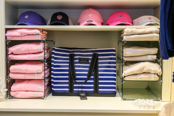 Bookstore_121125_02-600x400 Where Tradition Meets Entrepreneurship: The University Store’s Student and Alumni Connection