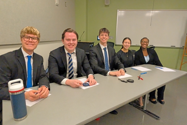 Ethics-Bowl-Team-600x400 W&L Ethics Bowl Team Qualifies for National Competition