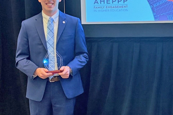 Graves-1-600x400 Nathaniel Graves Receives Award from the National Association for Higher Education Parent/Family Program Professionals