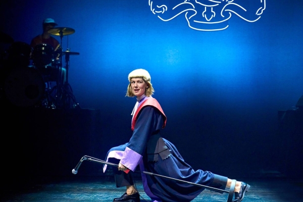 Rosamund-Pike-Jessica-in-Inter-Alia-National-Theatre-c-Manuel-Harlan-1-e1763052033283-600x400 W&L Presents Screening of the West End’s ‘Inter Alia’