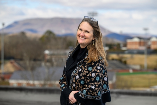 Laura_Brodie_17-1-600x400 W&L’s Laura Brodie to Give Glasgow Endowment Reading