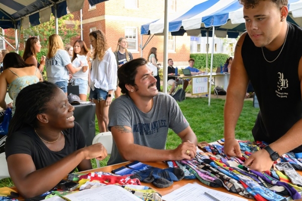 SS-club-fair-600x400 Best Foot Forward