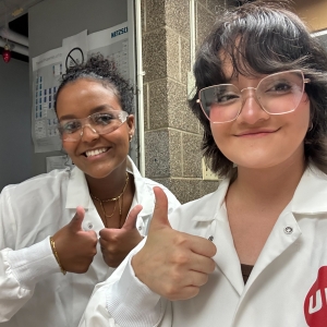 Beamlak Abebe ’28 (left) and her fellow intern pose for a photo in the lab at the University of Illinois Chicago. Abebe spent her summer conducting medical research through W&amp;L’s DART summer internship program.