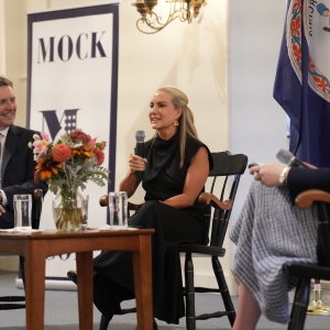 Abigail Pickens ’28 interviews former White House press secretaries Josh Earnest and Dana Perino in University Chapel for Mock Convention during Parents and Family Weekend. Photo by James Etherington ’30